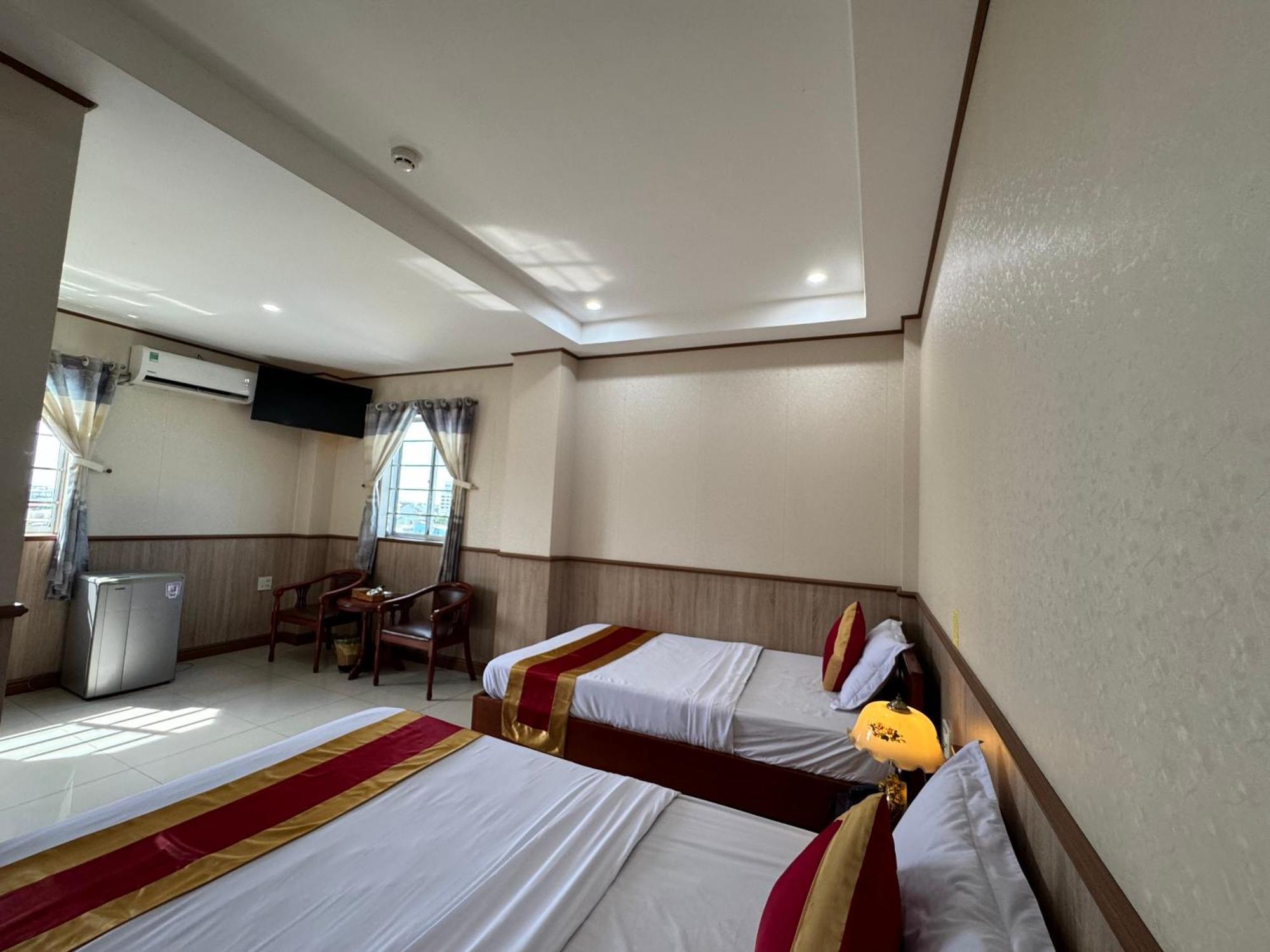 Thanh Dat Hotel Bac Lieu Buitenkant foto