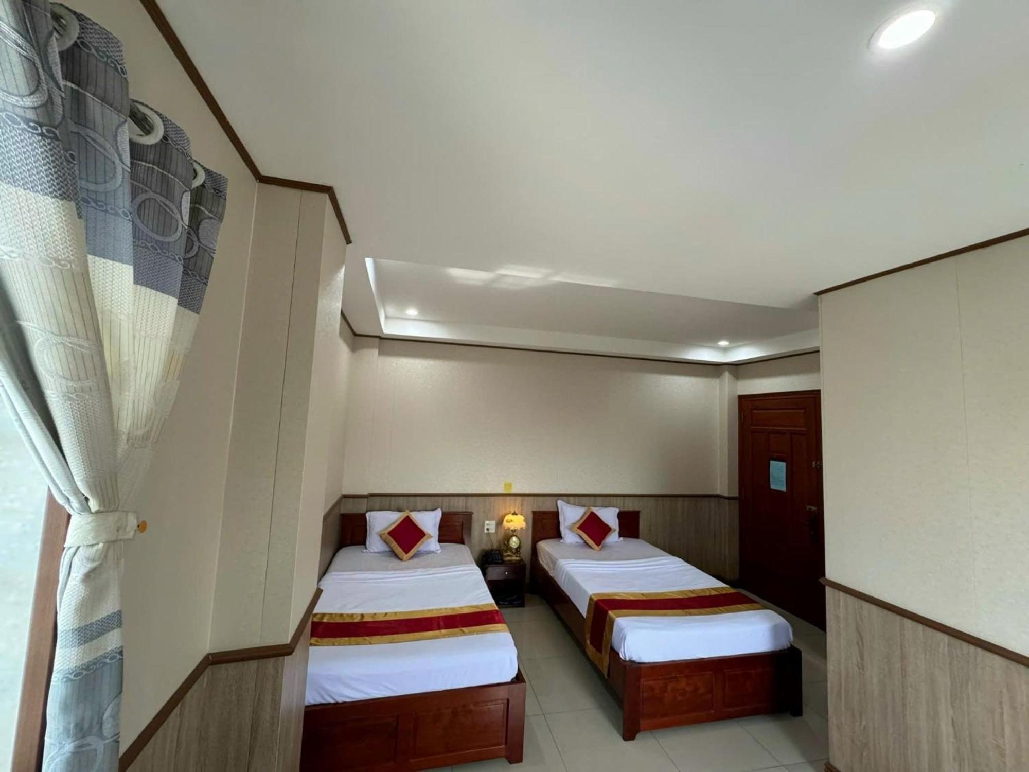 Thanh Dat Hotel Bac Lieu Buitenkant foto