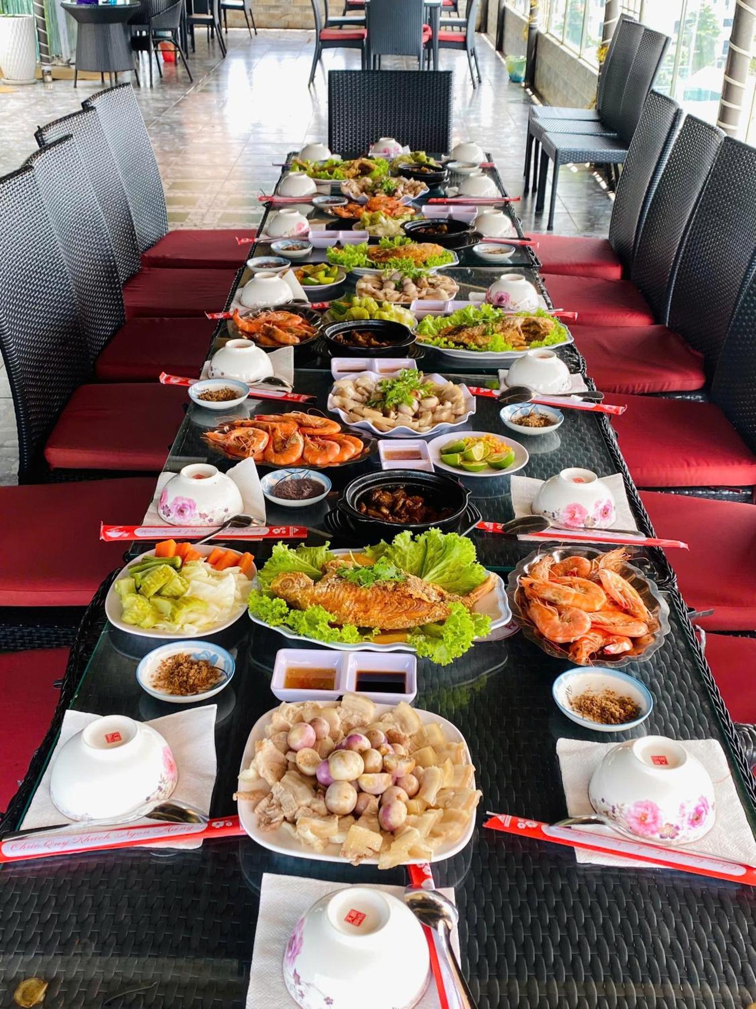 Thanh Dat Hotel Bac Lieu Buitenkant foto